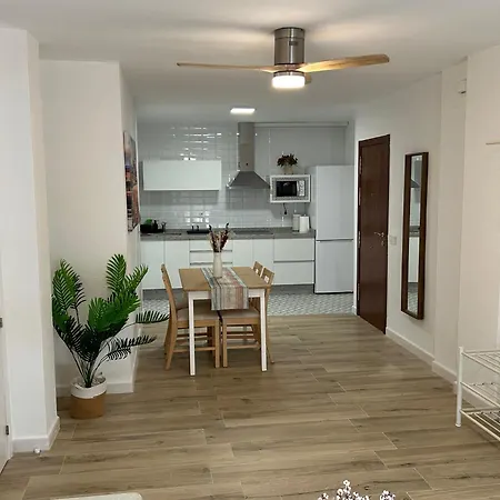 Apartmán Modern And Bright Close To The Station